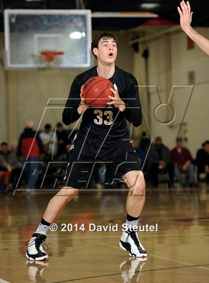 Thumbnail 2 in Archbishop Mitty vs. St. Francis (Father Barry Christmas Classic) photogallery.