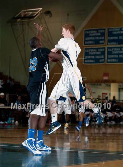 Thumbnail 1 in Campbell Hall vs. Newark Memorial (California Classic) photogallery.