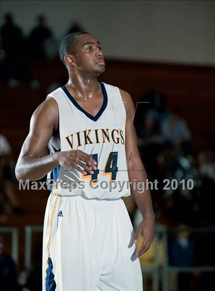 Thumbnail 3 in Campbell Hall vs. Newark Memorial (California Classic) photogallery.