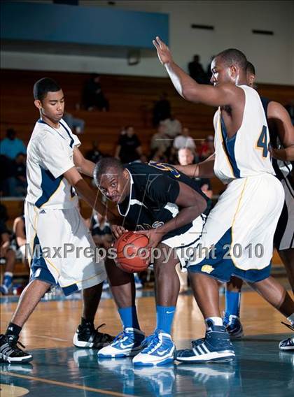 Thumbnail 1 in Campbell Hall vs. Newark Memorial (California Classic) photogallery.