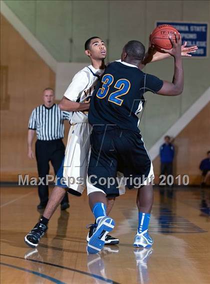 Thumbnail 2 in Campbell Hall vs. Newark Memorial (California Classic) photogallery.
