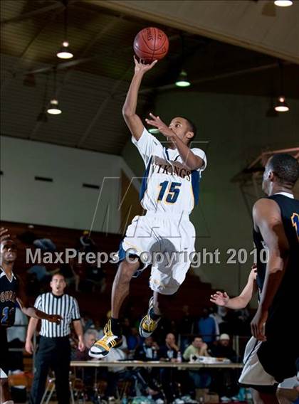 Thumbnail 1 in Campbell Hall vs. Newark Memorial (California Classic) photogallery.