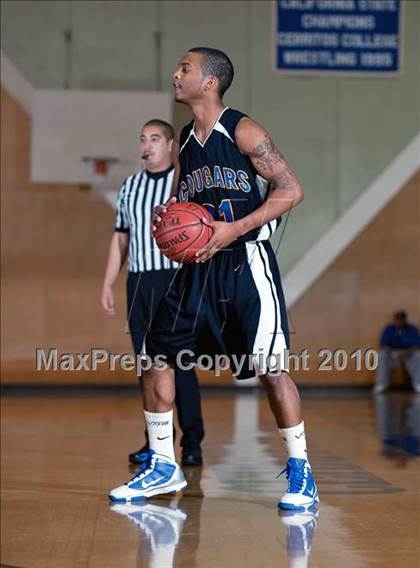 Thumbnail 2 in Campbell Hall vs. Newark Memorial (California Classic) photogallery.