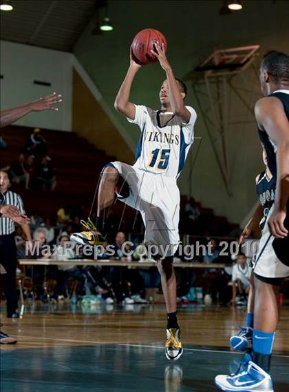 Thumbnail 3 in Campbell Hall vs. Newark Memorial (California Classic) photogallery.