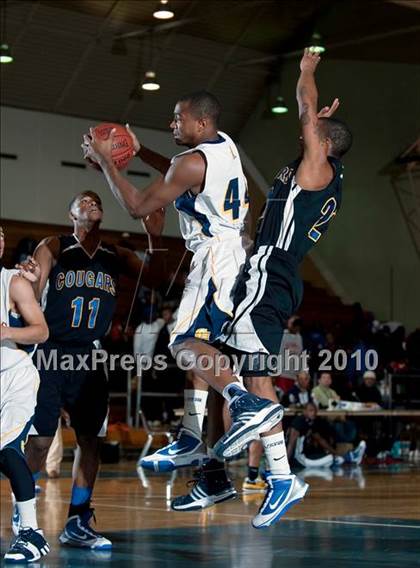 Thumbnail 3 in Campbell Hall vs. Newark Memorial (California Classic) photogallery.