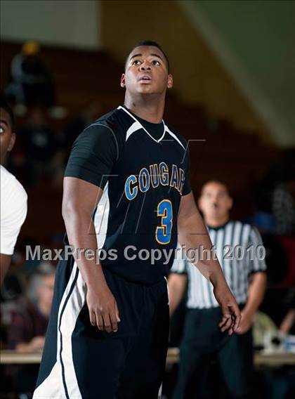 Thumbnail 1 in Campbell Hall vs. Newark Memorial (California Classic) photogallery.