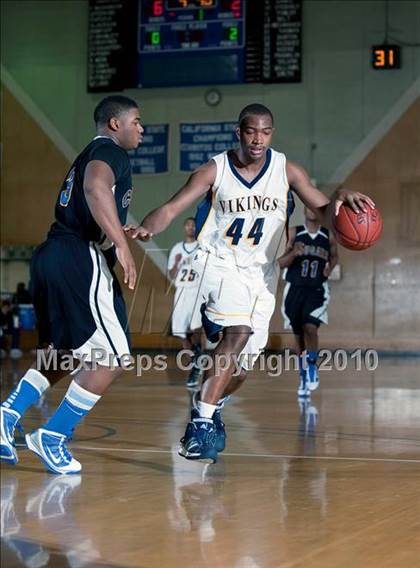 Thumbnail 2 in Campbell Hall vs. Newark Memorial (California Classic) photogallery.