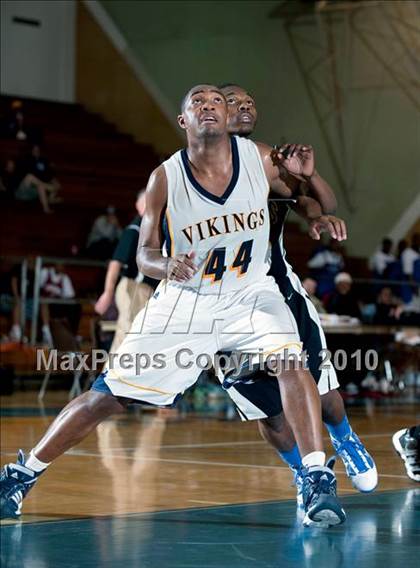 Thumbnail 3 in Campbell Hall vs. Newark Memorial (California Classic) photogallery.
