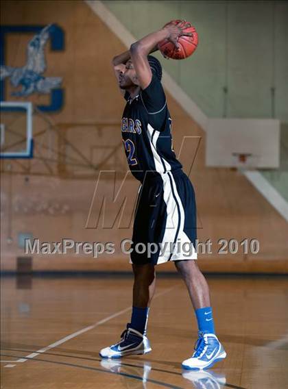 Thumbnail 3 in Campbell Hall vs. Newark Memorial (California Classic) photogallery.