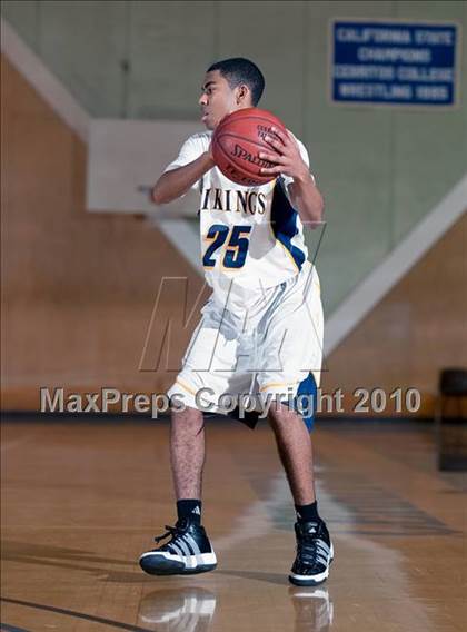 Thumbnail 3 in Campbell Hall vs. Newark Memorial (California Classic) photogallery.