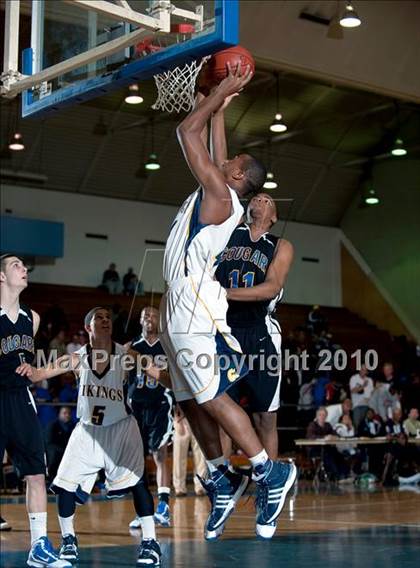 Thumbnail 2 in Campbell Hall vs. Newark Memorial (California Classic) photogallery.