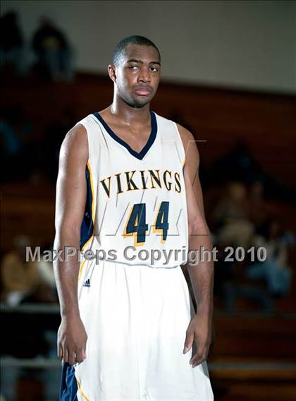 Thumbnail 2 in Campbell Hall vs. Newark Memorial (California Classic) photogallery.