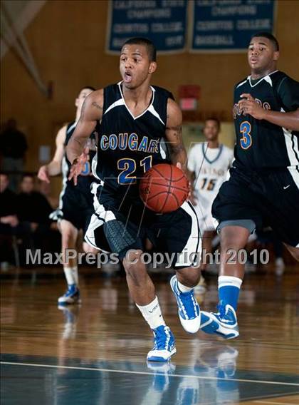 Thumbnail 2 in Campbell Hall vs. Newark Memorial (California Classic) photogallery.