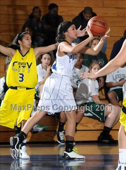 Thumbnail 2 in River City vs. Wheatland (Lincoln Invitational) photogallery.