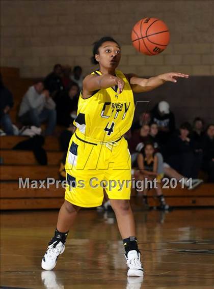 Thumbnail 2 in River City vs. Wheatland (Lincoln Invitational) photogallery.