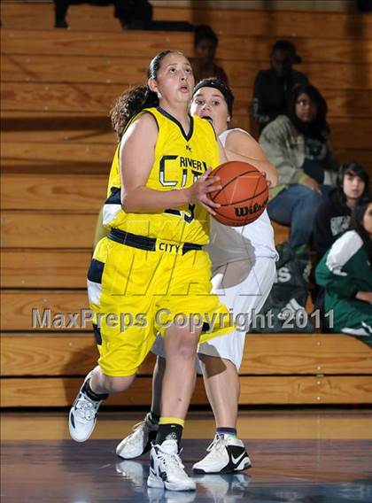 Thumbnail 2 in River City vs. Wheatland (Lincoln Invitational) photogallery.