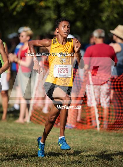 Thumbnail 2 in St. Xavier Tiger Run (Boys) photogallery.