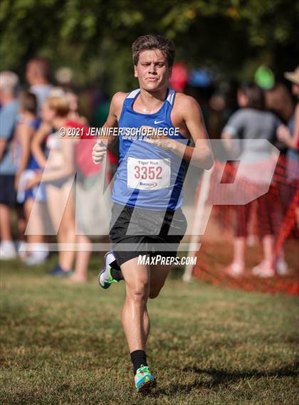 Thumbnail 1 in St. Xavier Tiger Run (Boys) photogallery.