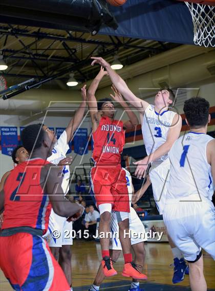 Thumbnail 3 in Redondo Union vs. Bishop Gorman (Tarkanian Classic) photogallery.