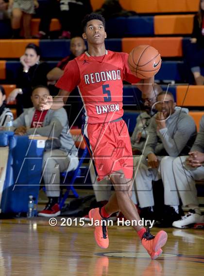 Thumbnail 3 in Redondo Union vs. Bishop Gorman (Tarkanian Classic) photogallery.