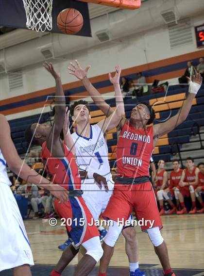 Thumbnail 2 in Redondo Union vs. Bishop Gorman (Tarkanian Classic) photogallery.