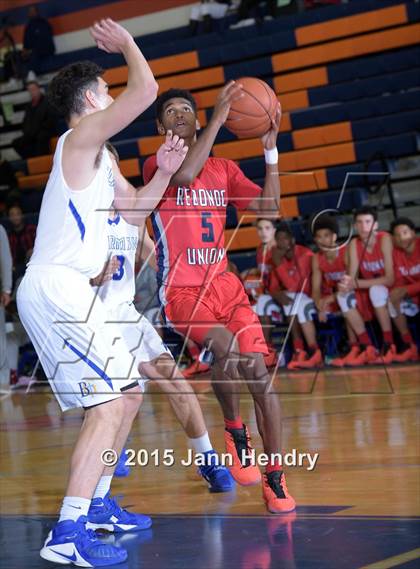 Thumbnail 2 in Redondo Union vs. Bishop Gorman (Tarkanian Classic) photogallery.