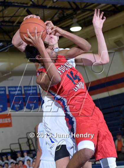 Thumbnail 3 in Redondo Union vs. Bishop Gorman (Tarkanian Classic) photogallery.