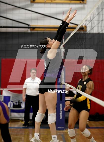 Thumbnail 2 in Salpointe Catholic vs. Rincon/University (Lancer Invitational) photogallery.