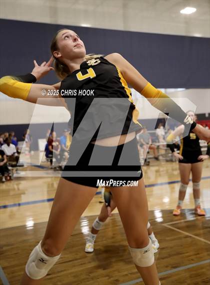 Thumbnail 1 in Salpointe Catholic vs. Rincon/University (Lancer Invitational) photogallery.