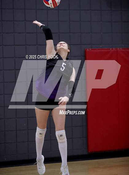 Thumbnail 3 in Salpointe Catholic vs. Rincon/University (Lancer Invitational) photogallery.