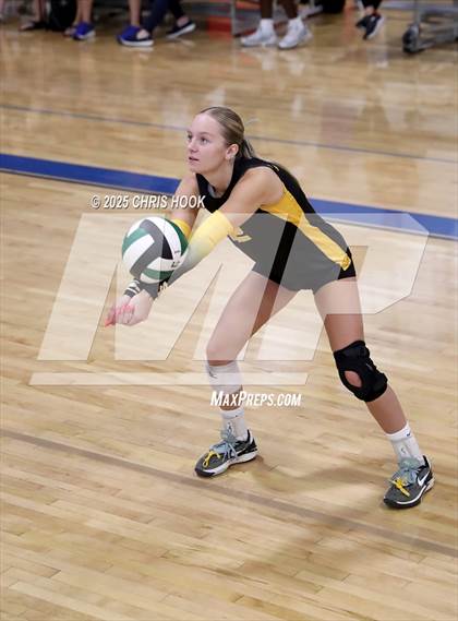 Thumbnail 2 in Salpointe Catholic vs. Rincon/University (Lancer Invitational) photogallery.