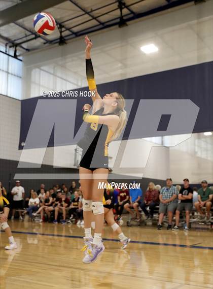 Thumbnail 3 in Salpointe Catholic vs. Rincon/University (Lancer Invitational) photogallery.