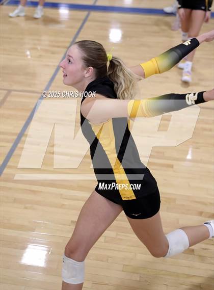 Thumbnail 3 in Salpointe Catholic vs. Rincon/University (Lancer Invitational) photogallery.