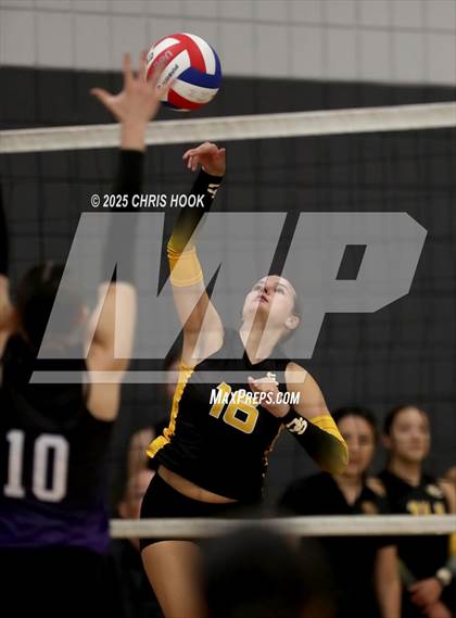 Thumbnail 2 in Salpointe Catholic vs. Rincon/University (Lancer Invitational) photogallery.