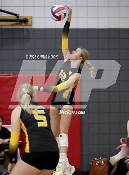 Thumbnail 1 in Salpointe Catholic vs. Rincon/University (Lancer Invitational) photogallery.