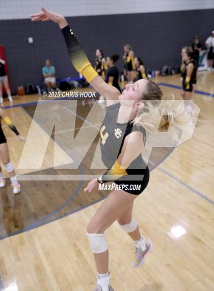 Thumbnail 3 in Salpointe Catholic vs. Rincon/University (Lancer Invitational) photogallery.