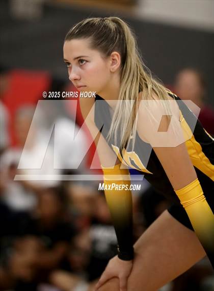 Thumbnail 2 in Salpointe Catholic vs. Rincon/University (Lancer Invitational) photogallery.