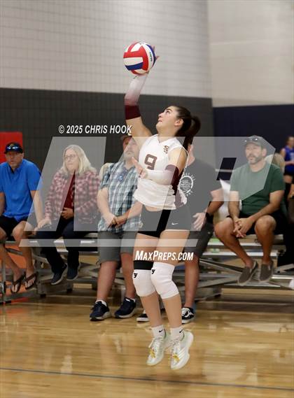 Thumbnail 2 in Salpointe Catholic vs. Rincon/University (Lancer Invitational) photogallery.