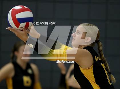 Thumbnail 3 in Salpointe Catholic vs. Rincon/University (Lancer Invitational) photogallery.