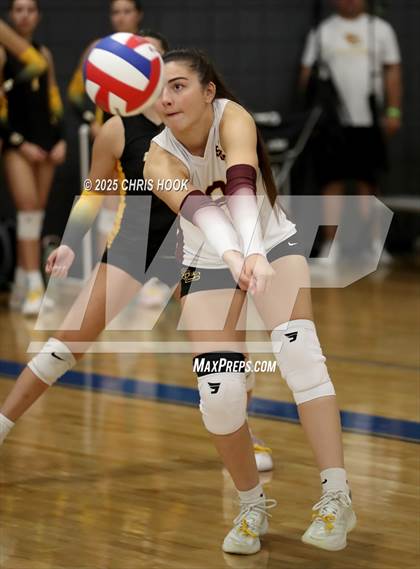 Thumbnail 3 in Salpointe Catholic vs. Rincon/University (Lancer Invitational) photogallery.