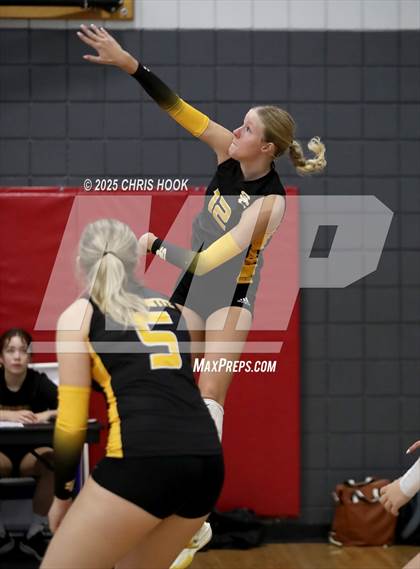 Thumbnail 3 in Salpointe Catholic vs. Rincon/University (Lancer Invitational) photogallery.