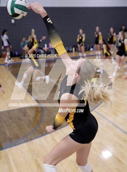 Thumbnail 1 in Salpointe Catholic vs. Rincon/University (Lancer Invitational) photogallery.