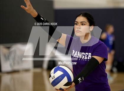 Thumbnail 2 in Salpointe Catholic vs. Rincon/University (Lancer Invitational) photogallery.