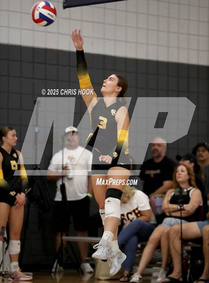 Thumbnail 3 in Salpointe Catholic vs. Rincon/University (Lancer Invitational) photogallery.