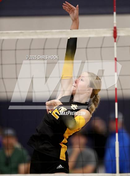 Thumbnail 3 in Salpointe Catholic vs. Rincon/University (Lancer Invitational) photogallery.