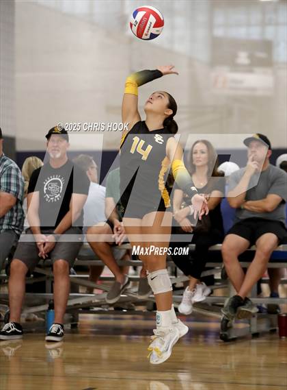 Thumbnail 3 in Salpointe Catholic vs. Rincon/University (Lancer Invitational) photogallery.