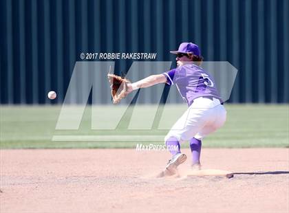 Thumbnail 2 in Bonham vs. Crandall (UIL 4A Region II Bi-District Playoff) photogallery.