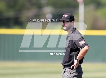 Thumbnail 2 in Bonham vs. Crandall (UIL 4A Region II Bi-District Playoff) photogallery.