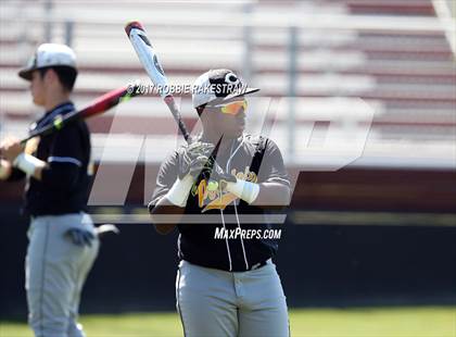 Thumbnail 1 in Bonham vs. Crandall (UIL 4A Region II Bi-District Playoff) photogallery.