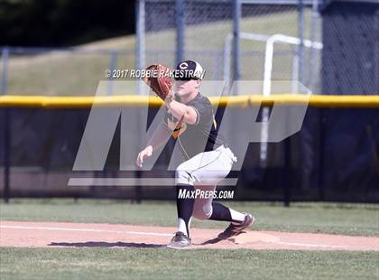 Thumbnail 1 in Bonham vs. Crandall (UIL 4A Region II Bi-District Playoff) photogallery.